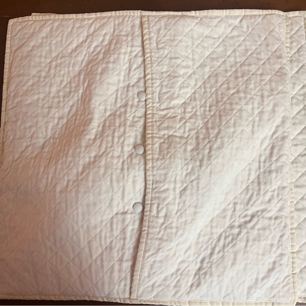 Lauren Ralph Lauren Home Collection Euro Pillow Shams, pre-owned cream 20x20 - Picture 2 of 5